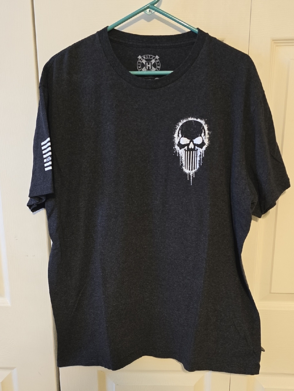 Howitzer Men's Dark Gray Graphic Tactical Patriot Flag Skull T-Shirt - Size XL